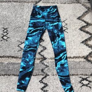 LuLuLemon high times size 6. 7/8. High rise